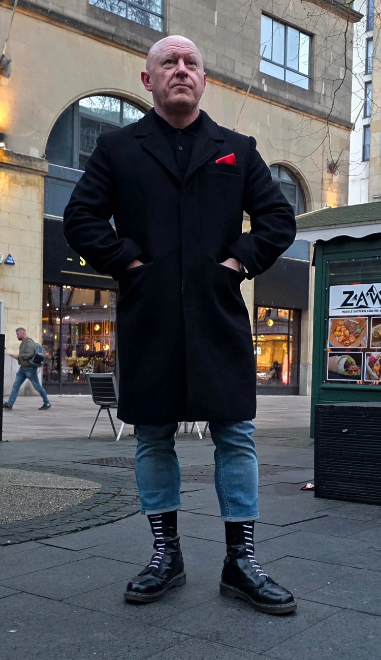 Mens Overcoat in Wool - Black